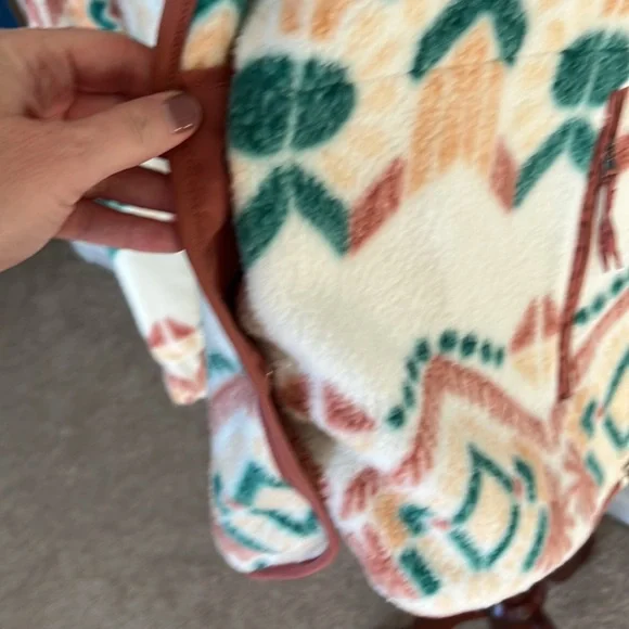 LIV Outdoor Shacket - Picture 3 of 3